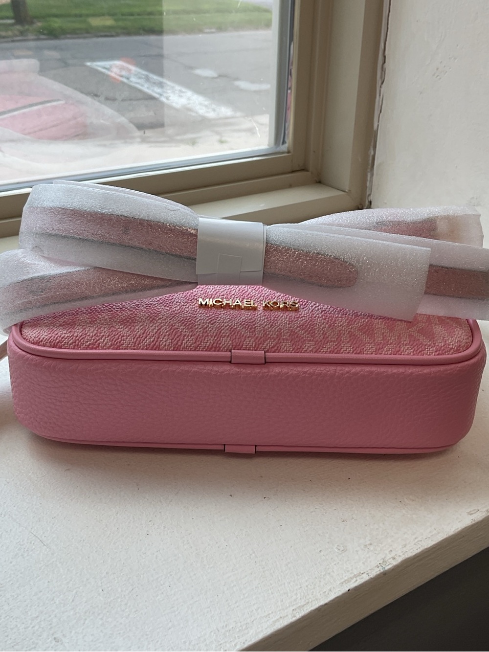 Michael Kors Pink Logo Crossbody with Gold Hardware - Picture 6 of 7
